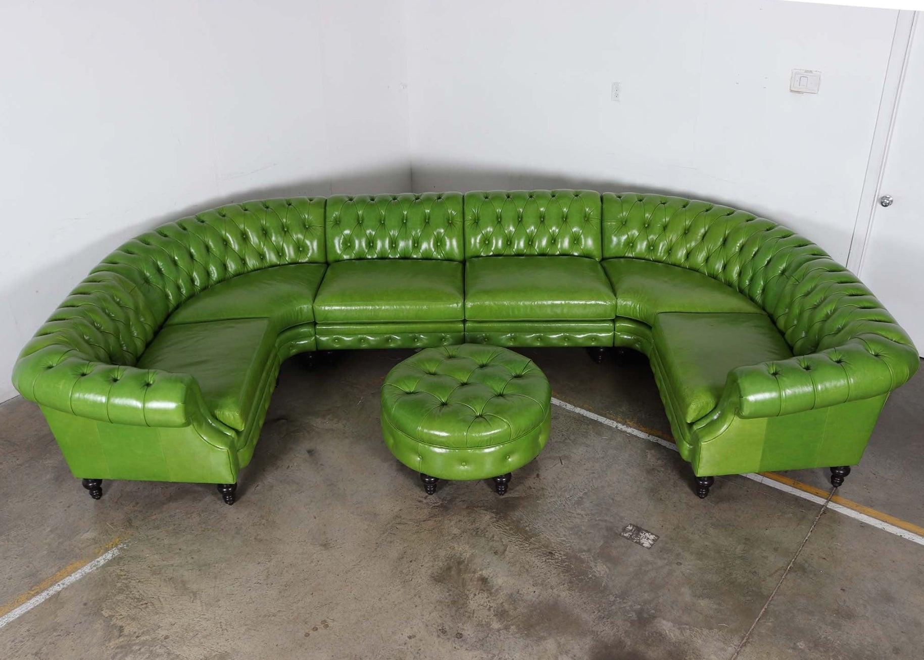 Biltmore Chesterfield Modular Sectional in Kiwi Leather